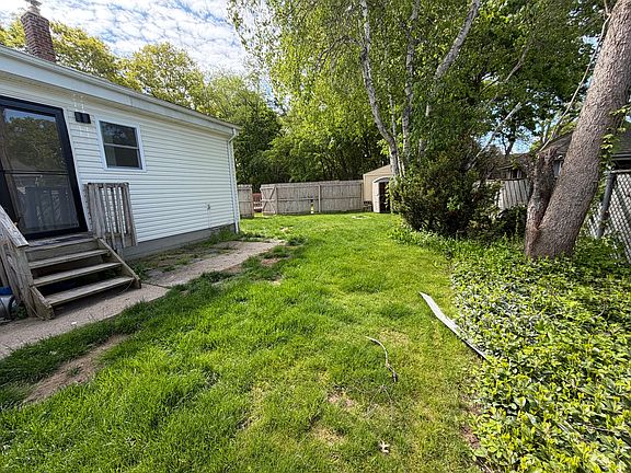 4th image of 418 Erie St #2