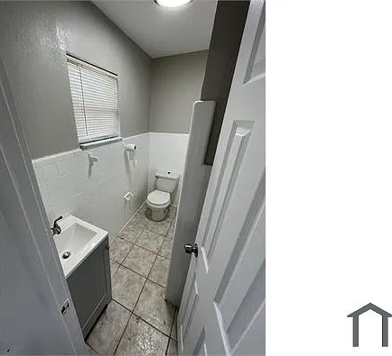 801 1/2 E Saint Clair St — Photo 25