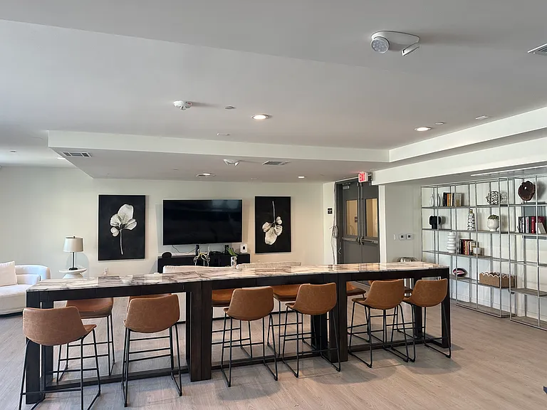 168 S Monterey St #422 — Photo 18