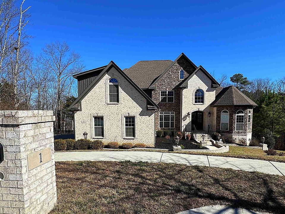 1st image of 1 Sylvias Way SE