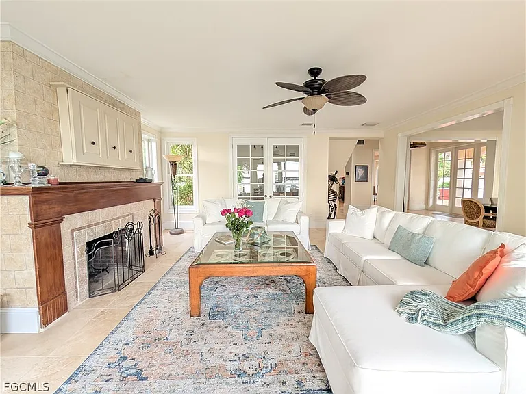2878 Valencia Way — Photo 13