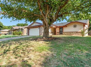 1824 Wurzburg Dr, Fort Worth, TX 76134