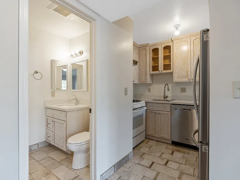1243 Virginia Ave #9 — Photo 14
