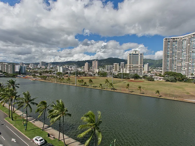 2015 Ala Wai Blvd #9C — Photo 1