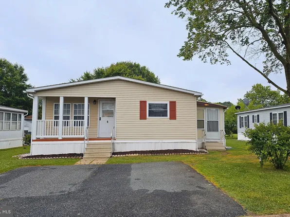 6 Downing St, Easton, MD 21601