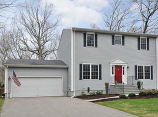 15 Ridgewood Ln, South Kingstown, RI 02879