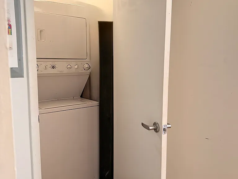 1220 Buttonwood St #202 — Photo 11