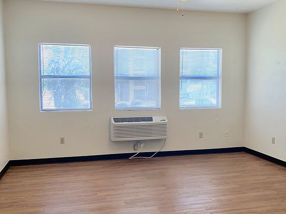4th image of 420 North St APT 206