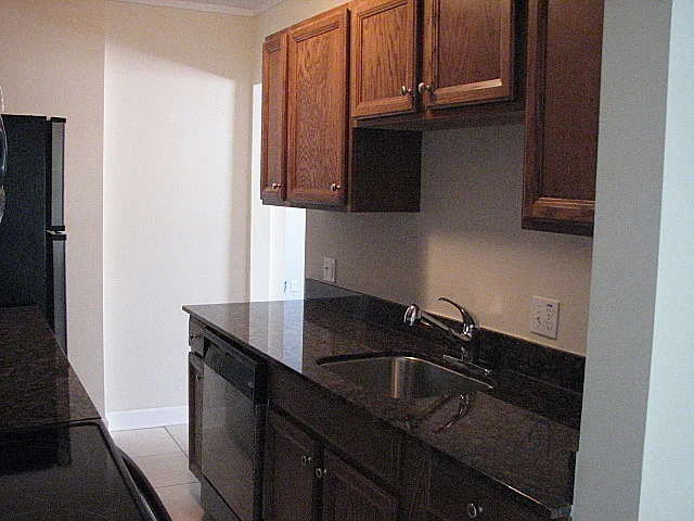 717 Emma St — Photo 3