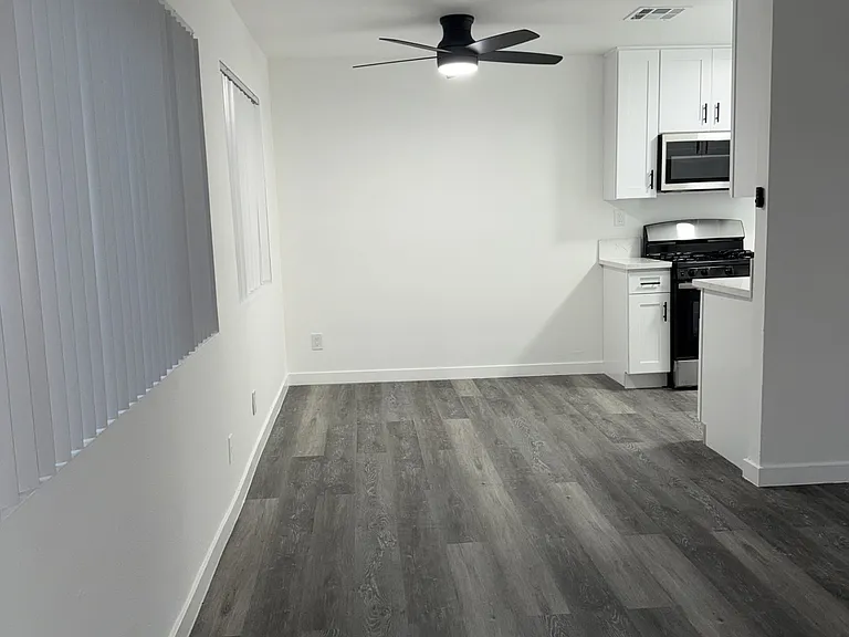 14351 Haynes St #104 — Photo 7