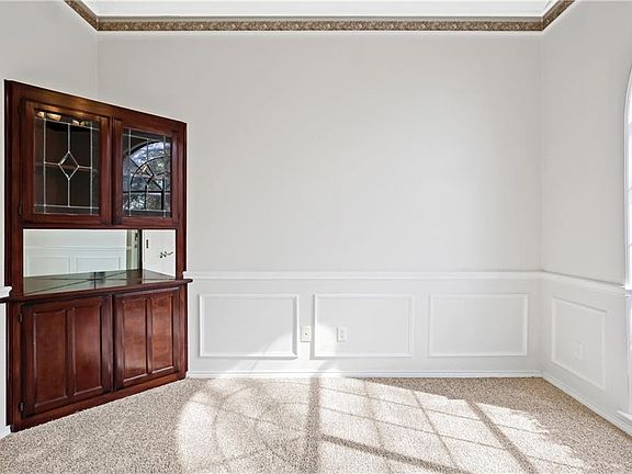 4th image of 1067 N Woodcrest Dr