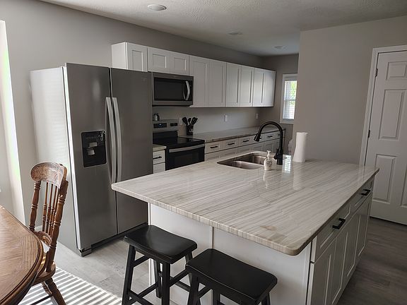 2nd image of 1367 E Woodgate St