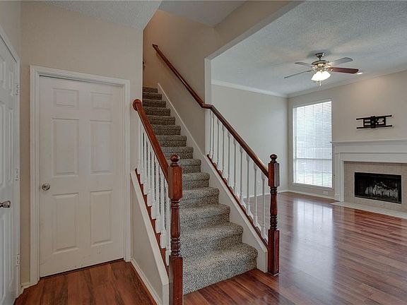 2nd image of 2201 Ellis Dr