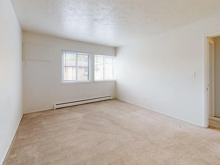 Kendall Manor Apartments — Photo 52