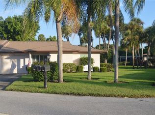2907 Captiva Gardens Dr #1, Sarasota, FL 34231