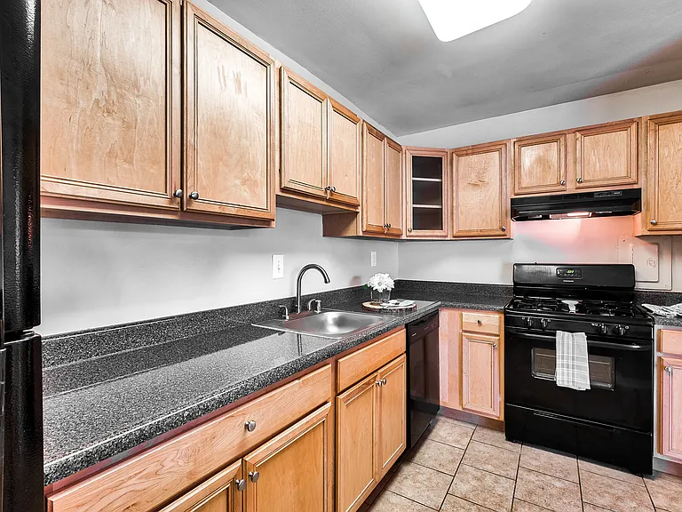 Spring Ridge Apartments — Photo 2