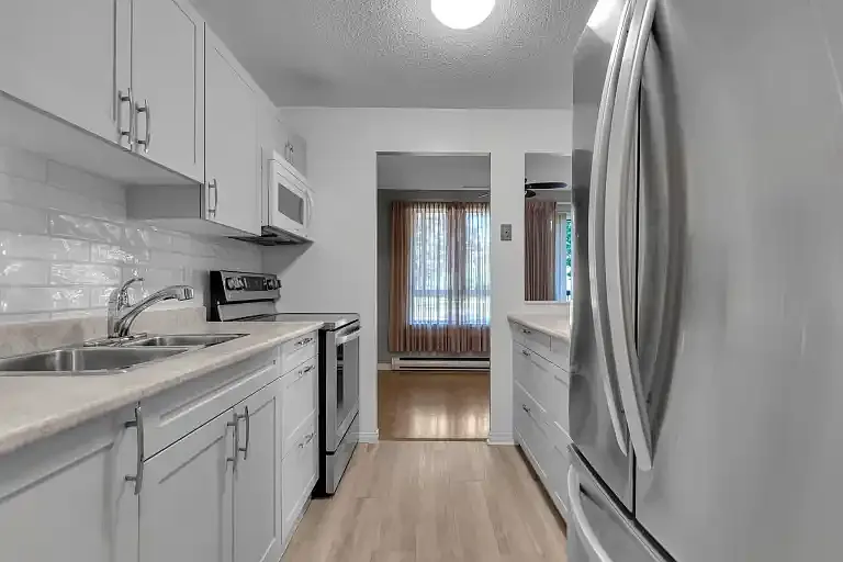 14 Greenview Dr #103 — Photo 10
