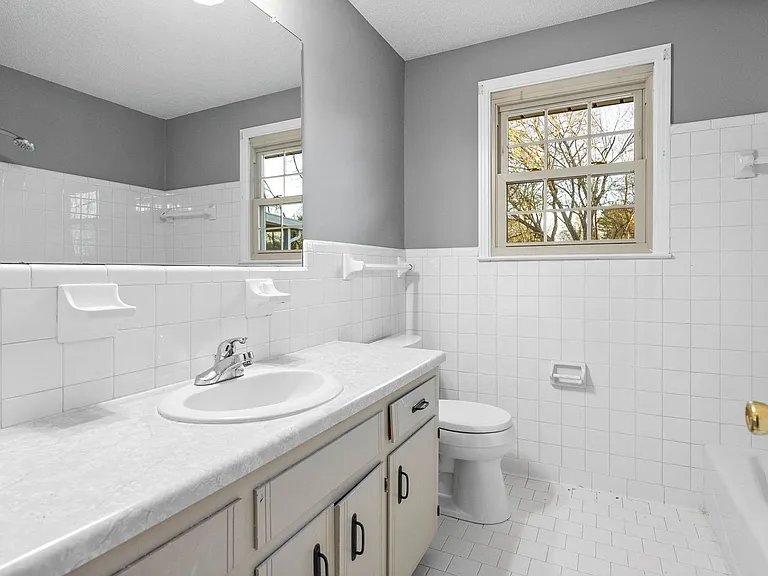 1835 Warren Dr — Photo 19