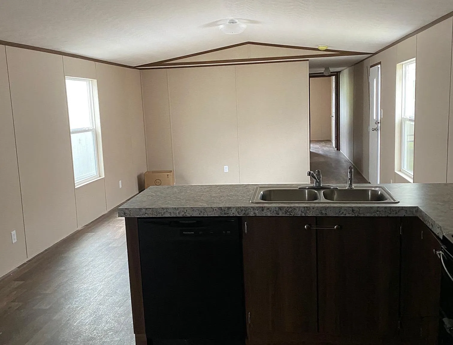 7338 E Highway 135 — Photo 2