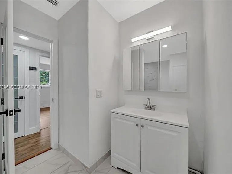 15010 NE 7th Ave — Photo 35