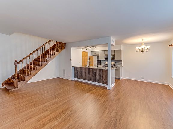 4th image of 1336 Cove Dr #230-C