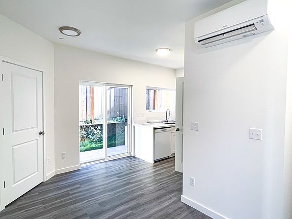 3rd image of 4041 7th Ave NE #90b187bad