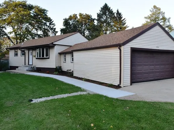 1086 Thacker St, Des Plaines, IL 60016