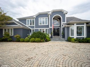 801 Essex St, Prospect Heights, IL 60070