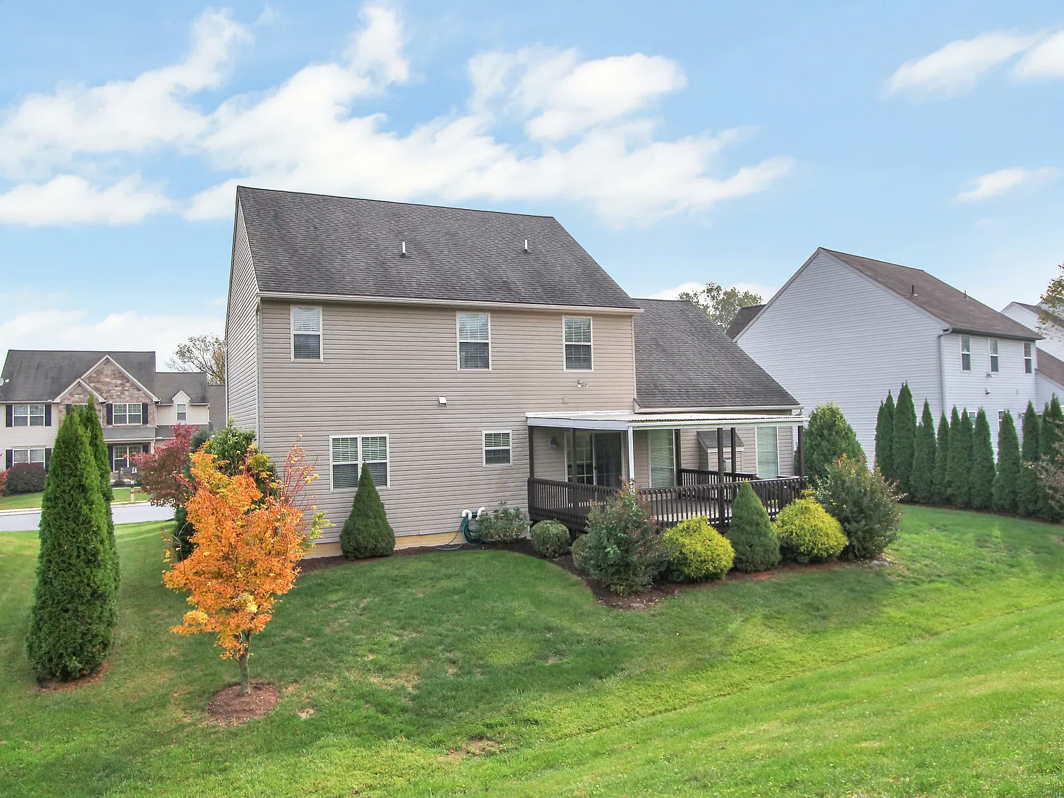 4 bed, 2.5 bath, 3444 sqft, $3,300 — Photo 3