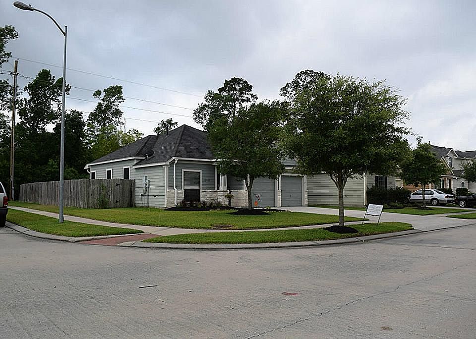 2nd image of 12922 Pecan Shores Dr