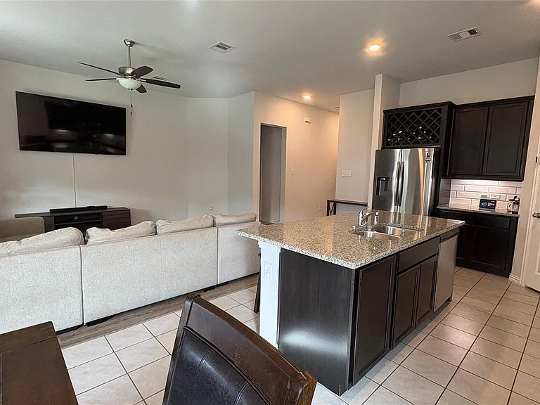 1206 Portimao Ct — Photo 3