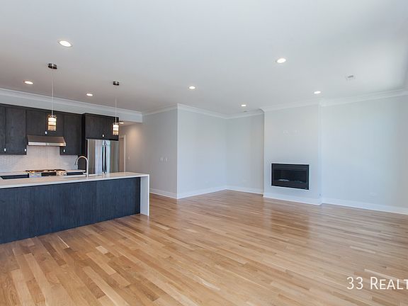 2nd image of 1857 W Chicago Ave #2