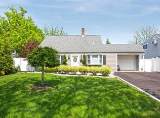 175 Loring Rd, Levittown, NY 11756