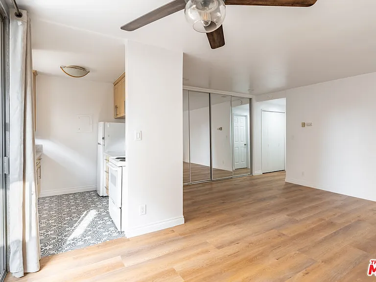 4255 W 5th St #107 — Photo 11