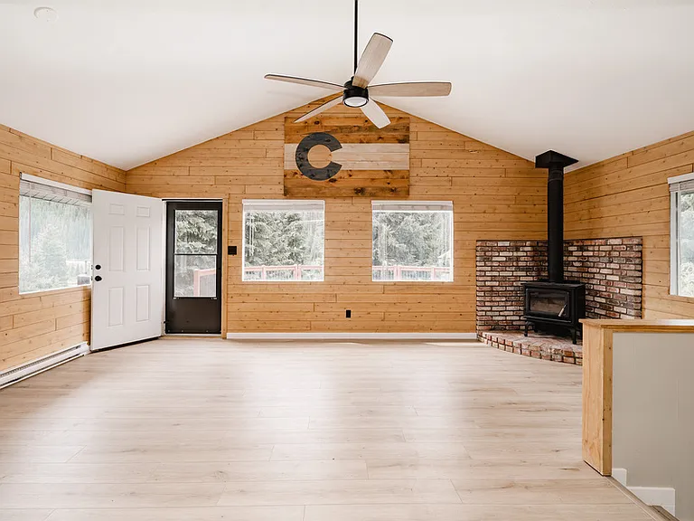 122 Blue Lakes Rd — Photo 5