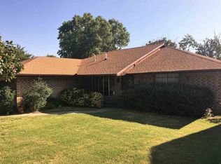2049 Lantern Ln, Enid, OK 73703