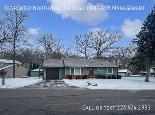 5411 W Lake Shore Dr, Wonder Lake, IL 60097