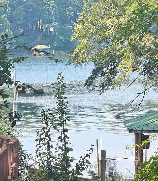 1st image of 202 Horseshoe Lake Rd