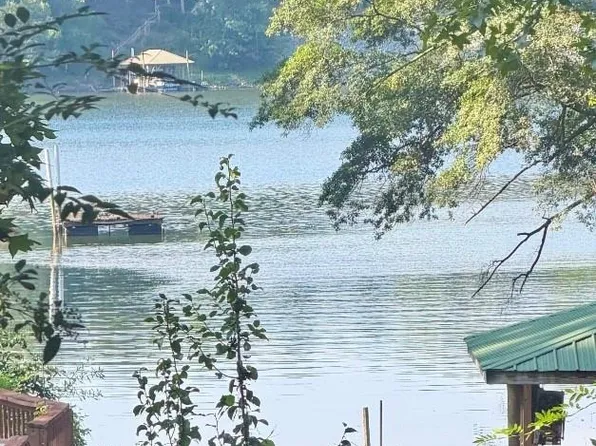 202 Horseshoe Lake Rd, Mount Holly, NC 28120
