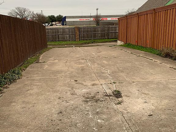 4th image of 2428 Trenton Dr