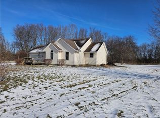 43 Hidden Creek Dr, Jamestown, OH 45335
