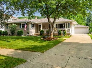 2432 Wyoming Dr, Rockford, IL 61108