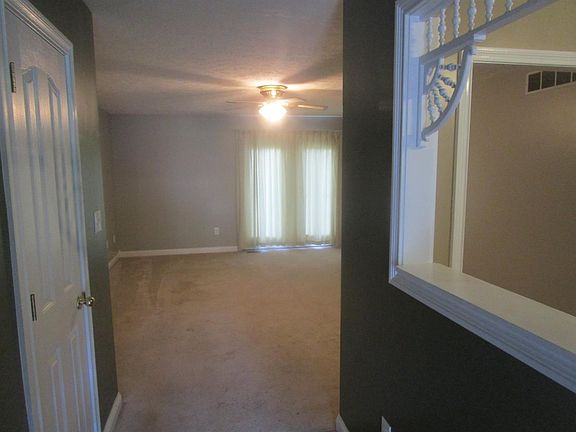 4th image of 227 Winn St