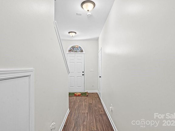 3rd image of 7714 Abigail Glen Dr