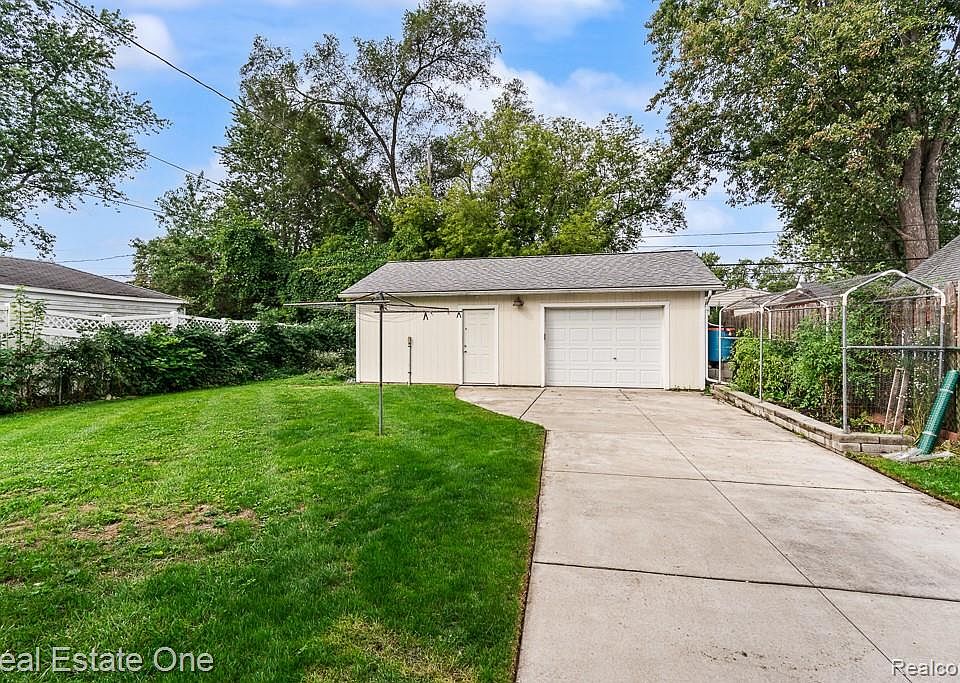 3137 Royal Ave, photo 2