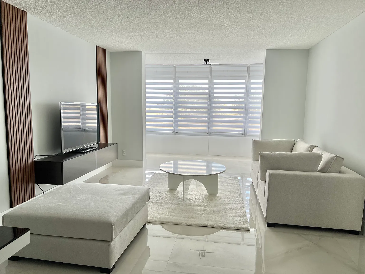 2 bed, 1162 sqft, $2,049 — Photo 4