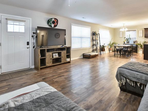 4th image of 1494 Craig Dr