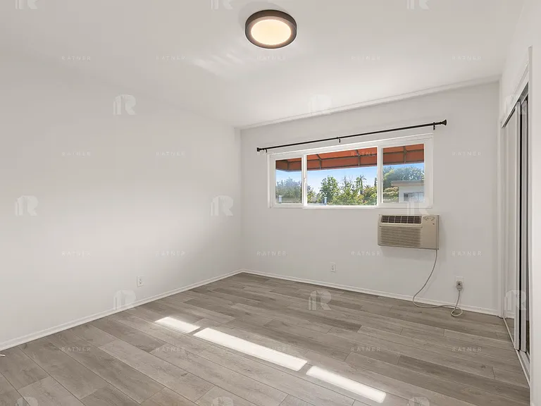 (Ar/Jo/Em:B) 350 S. Sierra Madre Blvd — Photo 16