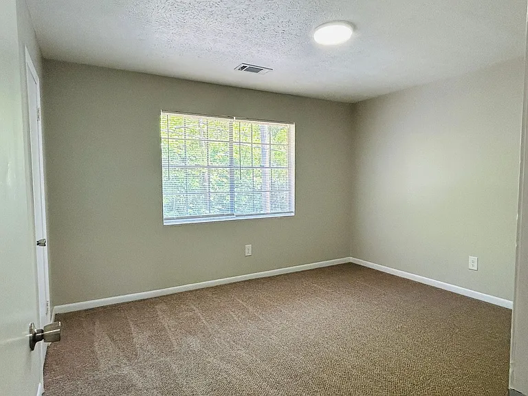 513 Toombs St — Photo 19