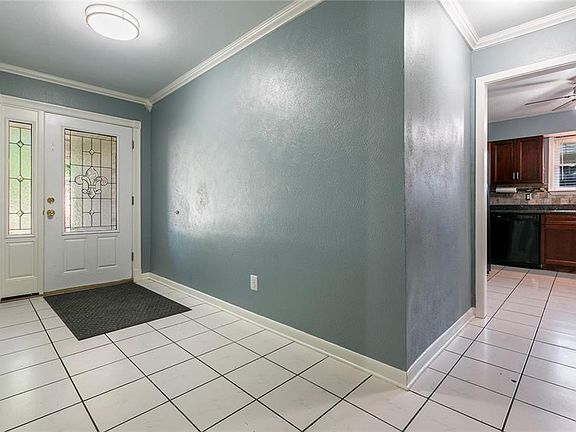 4th image of 309 Desoto Dr